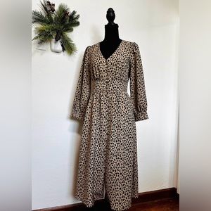 J. Crew Button-front A-line midi dress in leopard print
(Size 0)